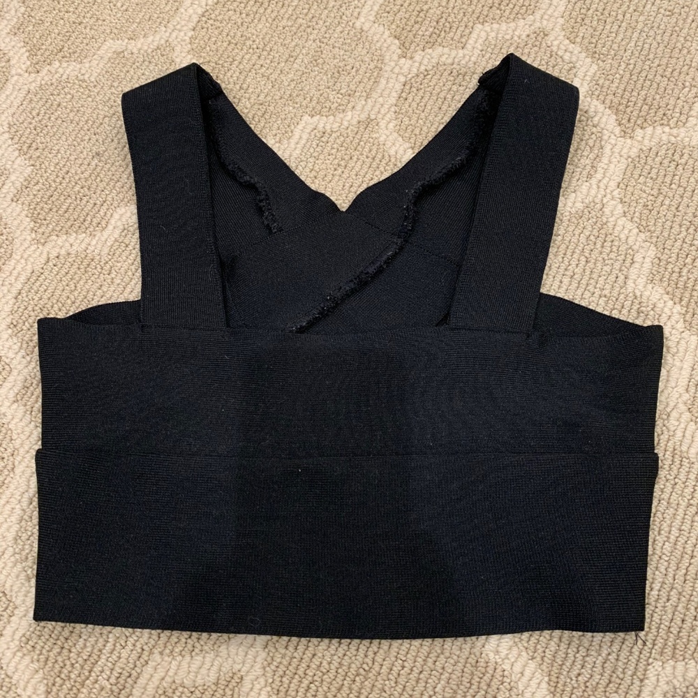 silence and noise black cutout crop top - Picture 2 of 2
